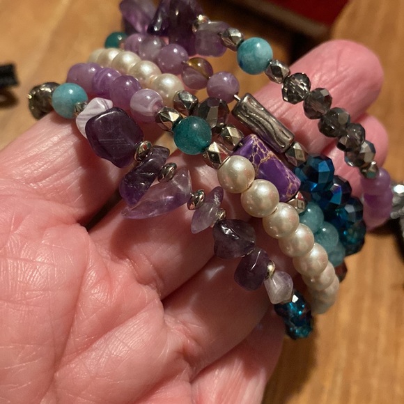 Gem bead wrap memory wire bracelet 5 loops faux beads mixed with real stones - Picture 4 of 4